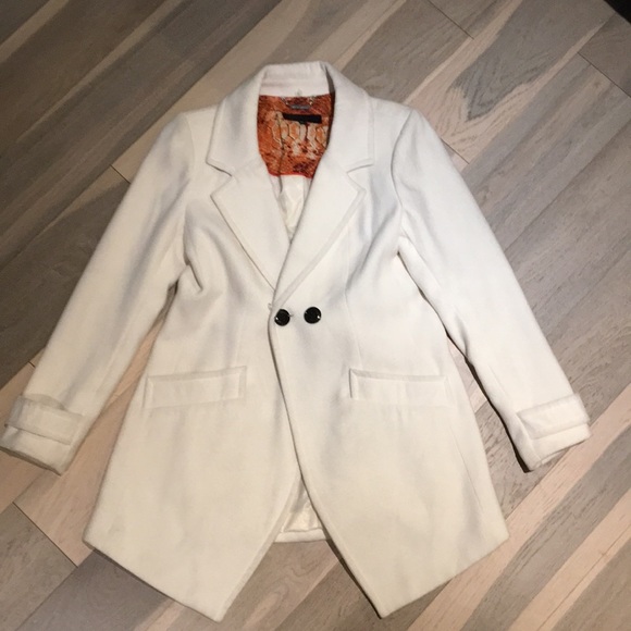 Steve Madden coat, size medium, good condition with removable trim - Picture 3 of 4